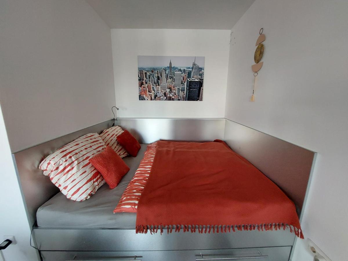 Tower Apartment With Private Terrace Next To Uno Viena Exterior foto